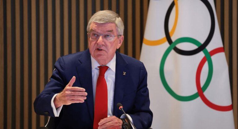 Bach accepte l’inclusion de la boxe aux Jeux Olympiques de Los Angeles 2028.