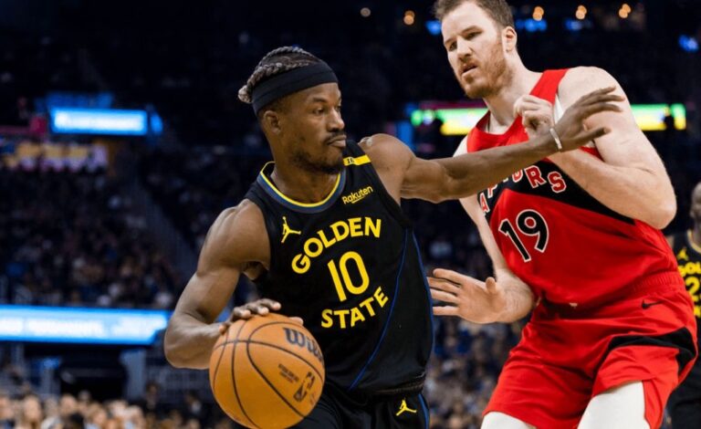 Butler mène les Warriors à la victoire contre les Raptors malgré la blessure de Stephen Curry
