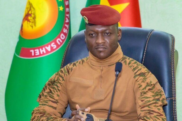 Une tentative de coup d’Etat a échoué au Burkina Faso et le conseil militaire accuse les opposants en Côte d’Ivoire