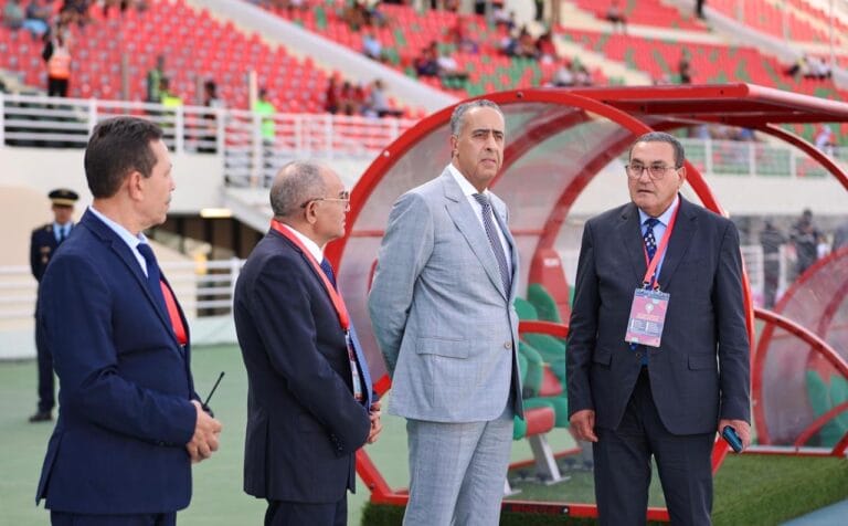 M. Hammouchi inspecte le stade de Fès et insiste sur la sécurité globale pour la finale de la Coupe du Trône entre Safi et Berkane.