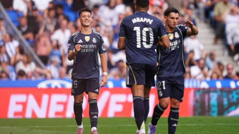Le Real Madrid a remporté une victoire acharnée 2-1 contre la Real Sociedad lors d’une rencontre passionnante de la Liga