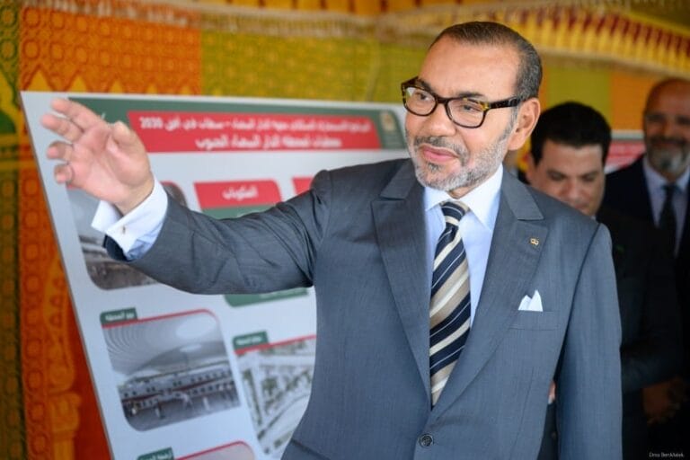 Le roi Mohammed VI supervise le lancement d’une nouvelle génération de projets ferroviaires à Casablanca