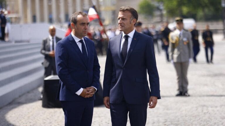 Lecornu est engagé dans une course contre la montre pour sauver son gouvernement et sortir la France de l’impasse politique