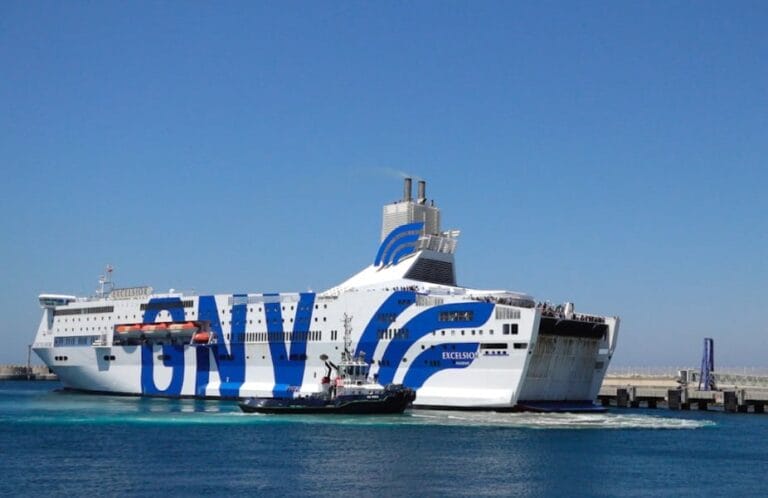 Les liaisons maritimes entre Tarifa et Tanger sont suspendues en raison des perturbations météorologiques dans le détroit de Gibraltar.