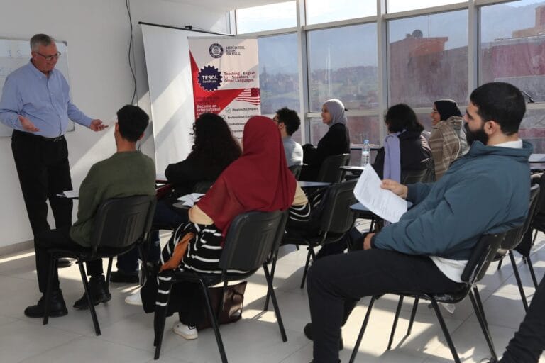 Coopération scolaire Maroc–USA : de nouvelles méthodes pédagogiques à Beni Mellal