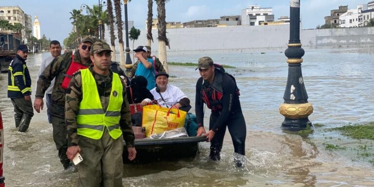 Sa Majesté le Roi Mohammed VI ordonne le versement d’aides financières pouvant atteindre 140 000 dirhams pour les victimes des inondations »