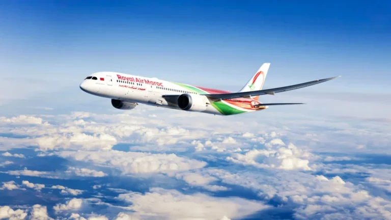 Royal Air Maroc inaugure son premier vol direct entre Casablanca et Los Angeles.